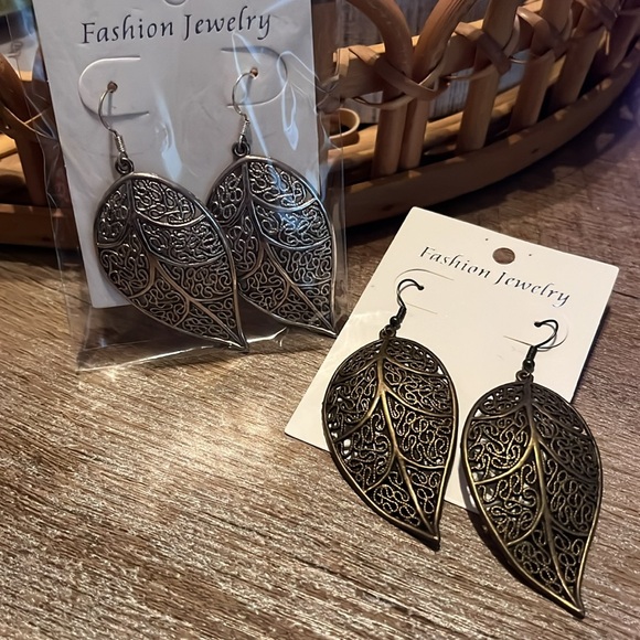 🛍️Silver or Bronze Leaf Earrings 🛍️3 for $13🛍️ SALE!! - Picture 2 of 6